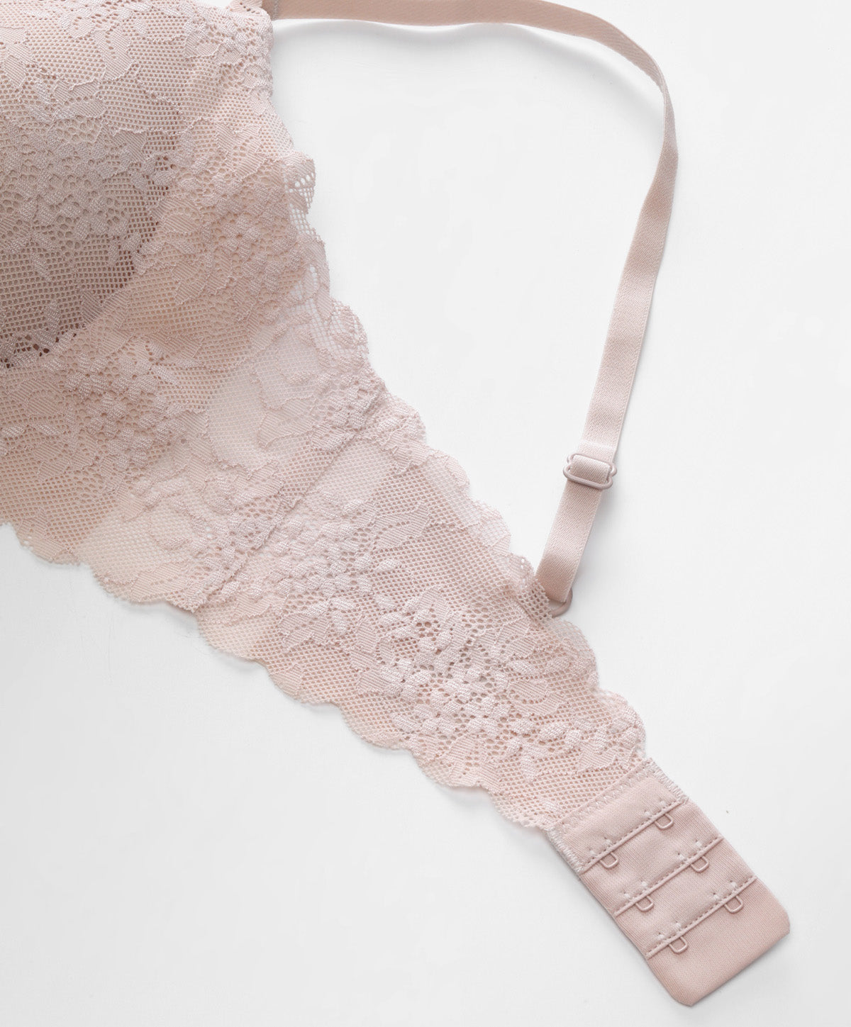 Qoo10 - Pierre Cardin Perfect Lace Bandeau Bralette 209-2970B : Underwear &  Socks
